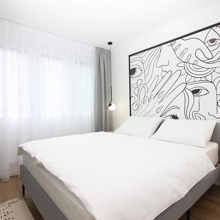 Meeting Point Apartment ซาราเยโว ภายนอก รูปภาพ